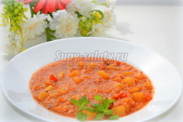 вегетарианский томатный суп с гречневой крупкой
