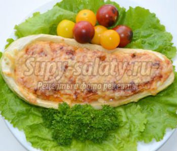 вегетарианский фаршированный кабачок с сыром