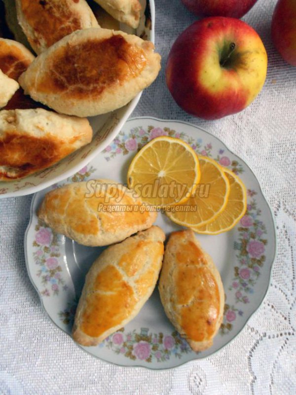 пирожки из творожного теста с яблоками