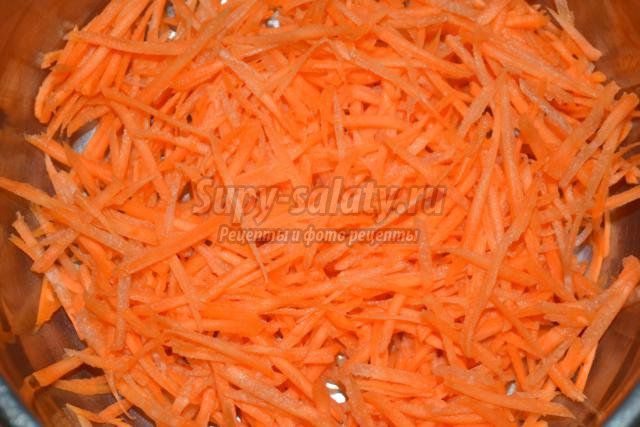 постный морковный салат с яблоками и орехами