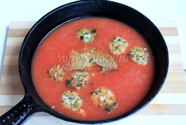мясные шарики в чесночно-томатном соусе