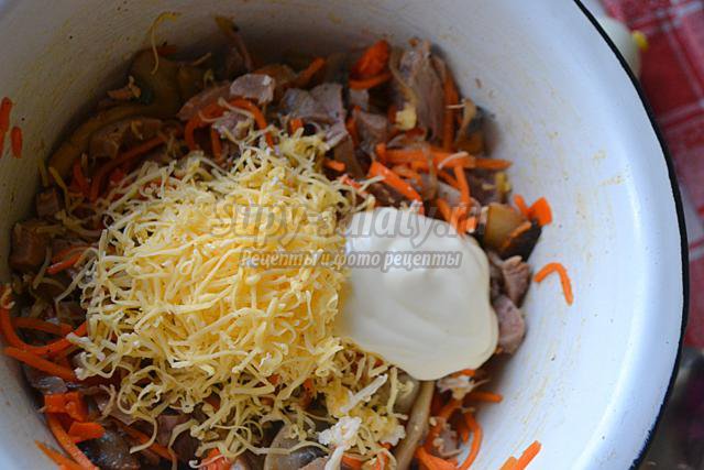 салат с шампиньонами к Новому году. Варежка салат с шампиньонами к Новому году. Варежка