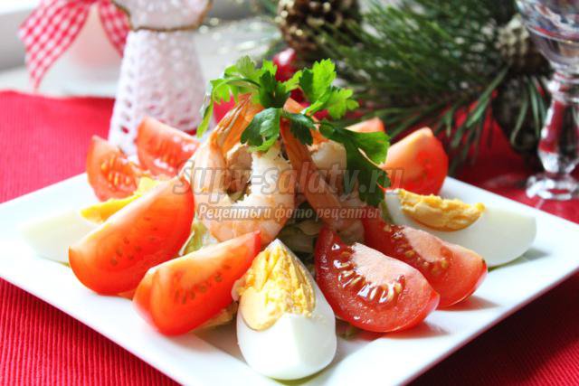 новогодний салат с креветками и печенью трески