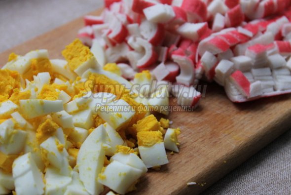Салат крабовый с кукурузой: вкусные рецепты с фото