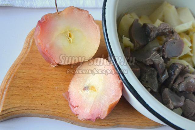 блинчики с потрошками, картофелем и яблоком