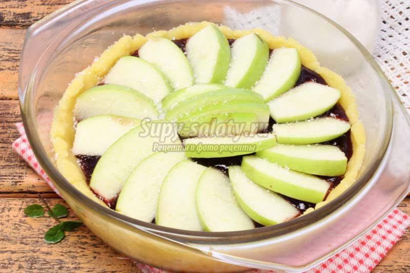 пирог с яблочным вареньем фото