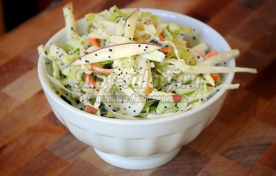 Салат из капусты: витаминные рецепты для хозяюшек